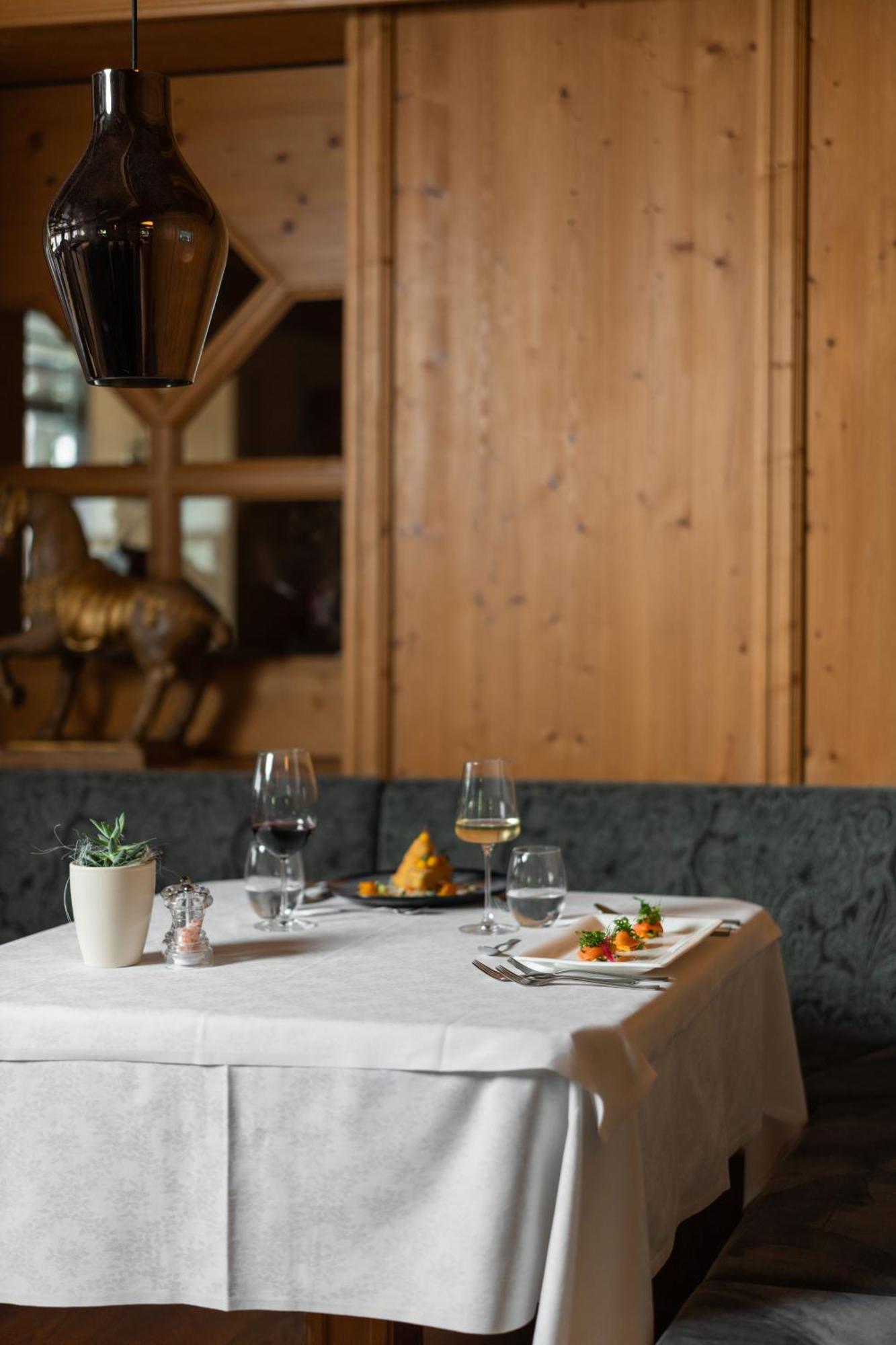Ferien & Wellnesshotel Windschar Brunico Exterior foto